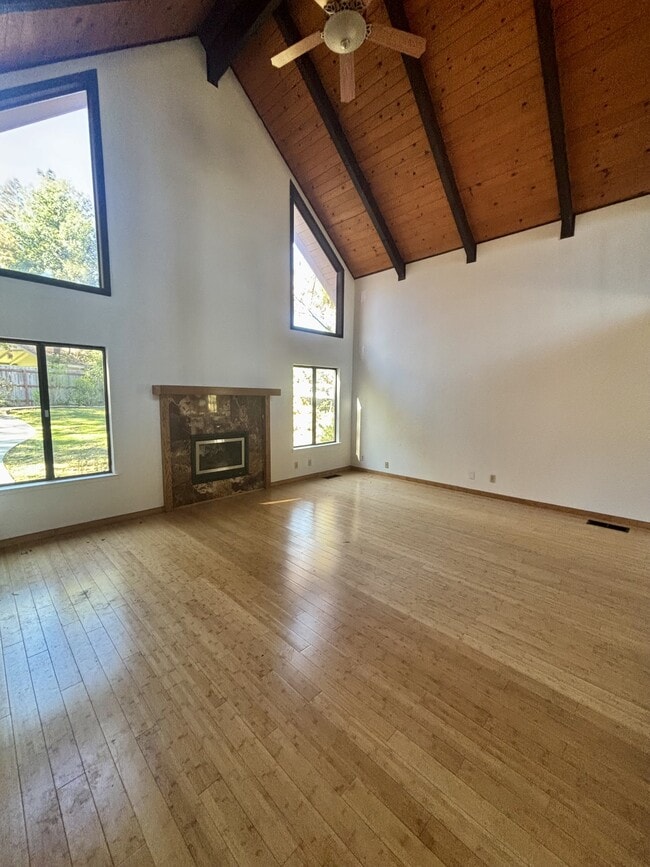 Building Photo - 16754 Aileen Way