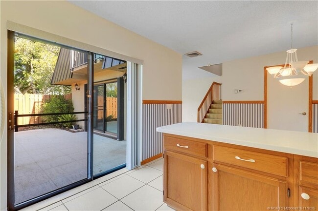 Building Photo - 5662 SE Windsong Ln