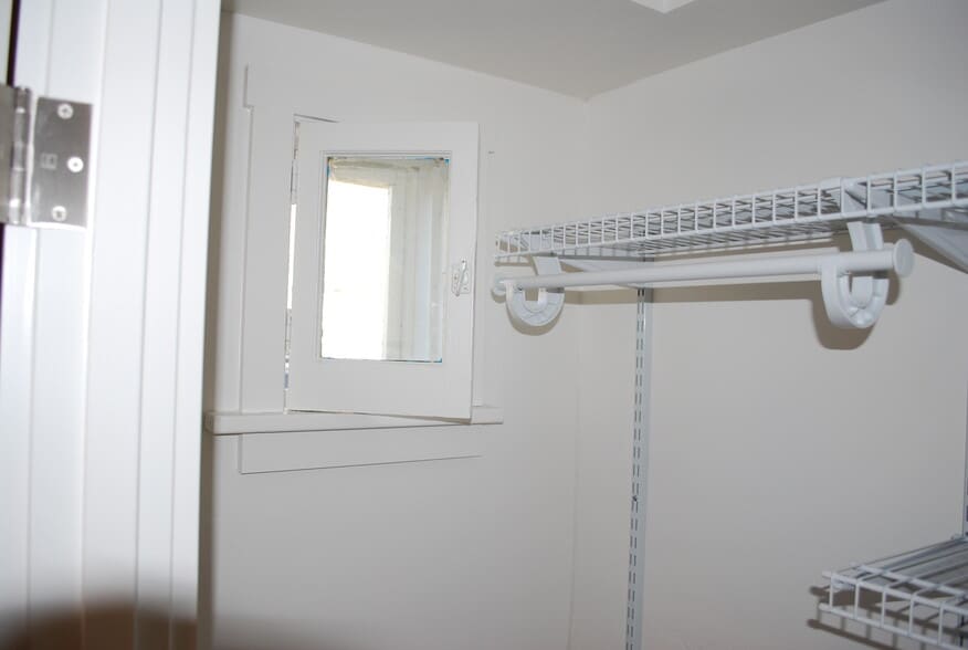 BR 2 Closet - 869 Harding Ave