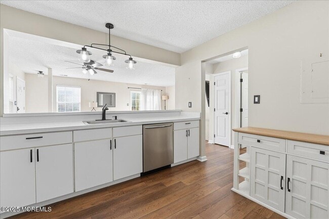 Building Photo - 26 Dover Ct