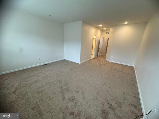 Building Photo - 6436 Walcott Ln