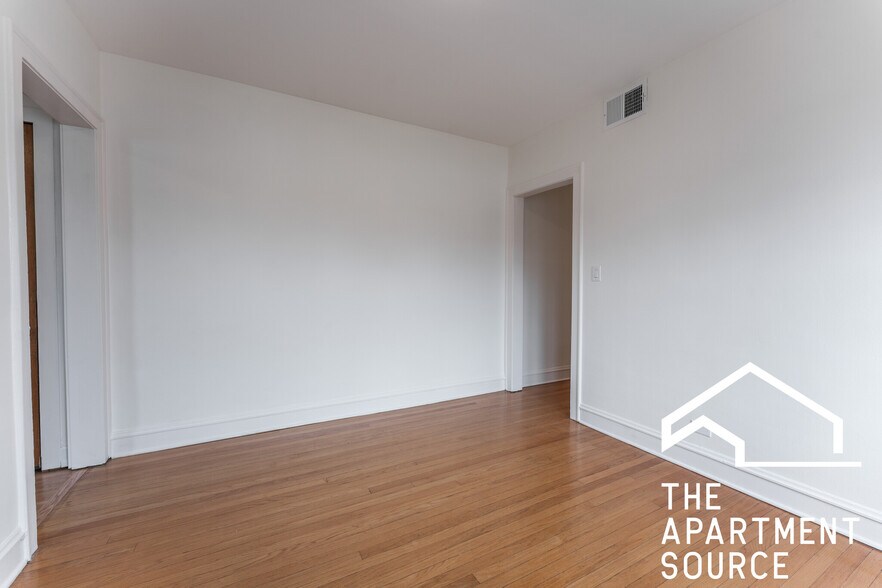 Building Photo - 4521 N Harding Ave