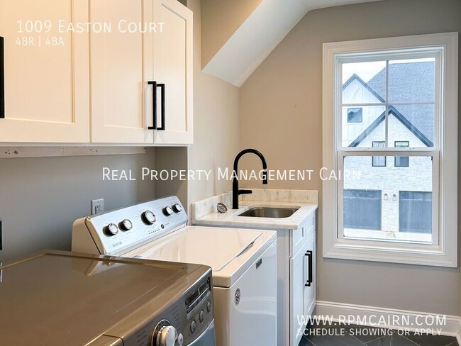 Building Photo - 1009 Easton Ct