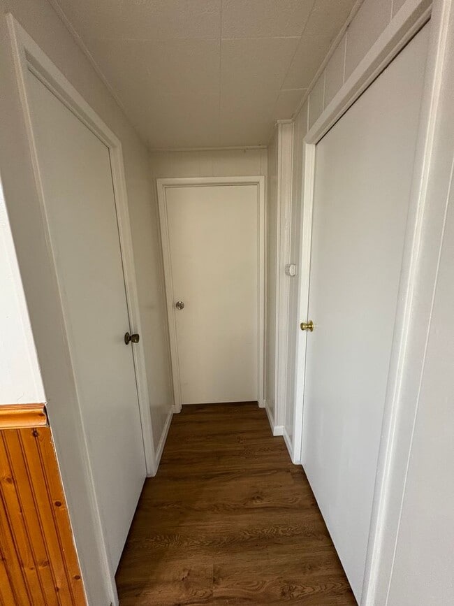 Building Photo - Pleasant Country Home Available Now!