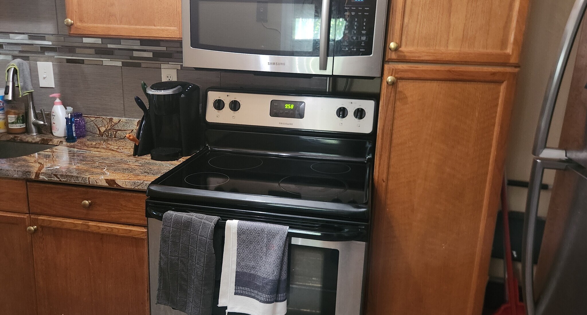 Building Photo - 1005 30th St SE