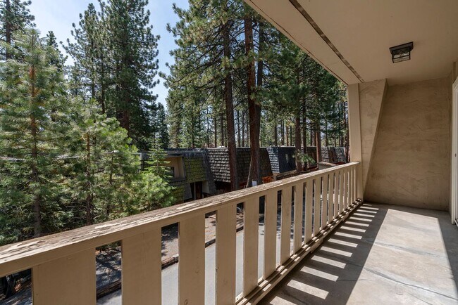 Building Photo - Chateau #2