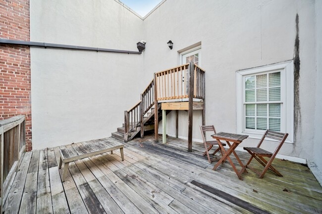 Building Photo - Charming 2-bedroom Condo- Old Shandon