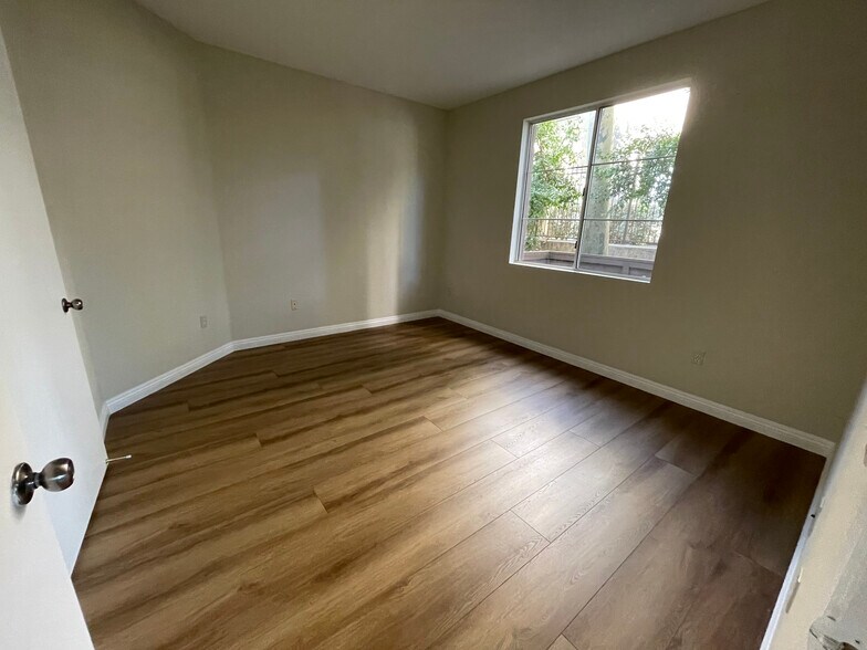 master bedroom 1 - 2960 Champion Way