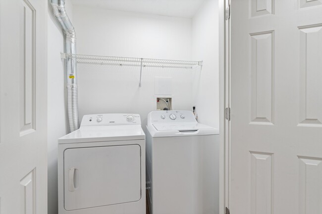 Building Photo - 7022 Dasher Farm Ct