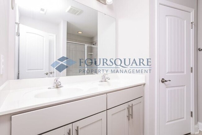Building Photo - Stylish End-Unit Townhome with Open Floor Plan, Modern Kitchen & 1-Car Garage – Wendell, NC