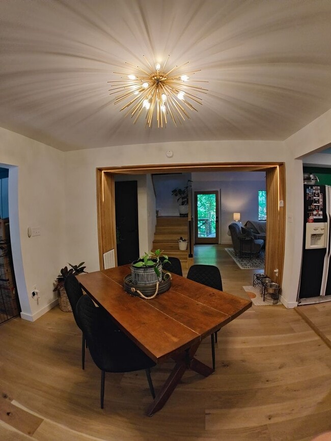 Building Photo - Updated Two bedroom Contemporary with huge...