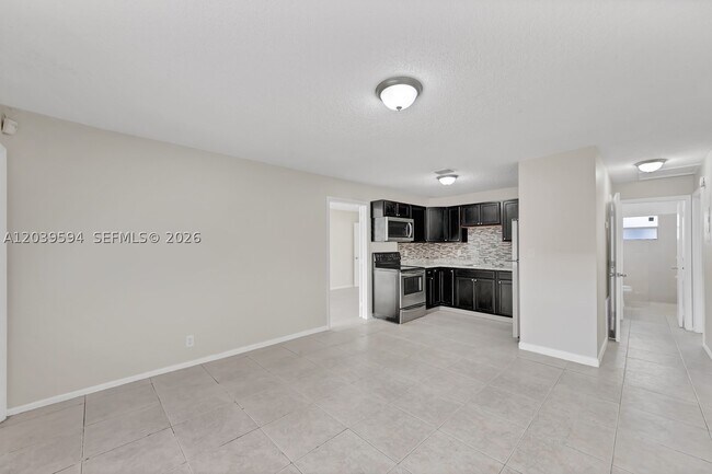 Building Photo - 2610 Riverland Dr