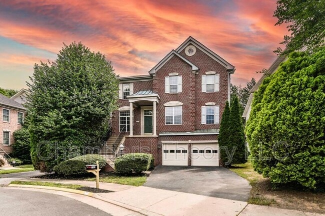 Primary Photo - 3105 White Daisy Pl