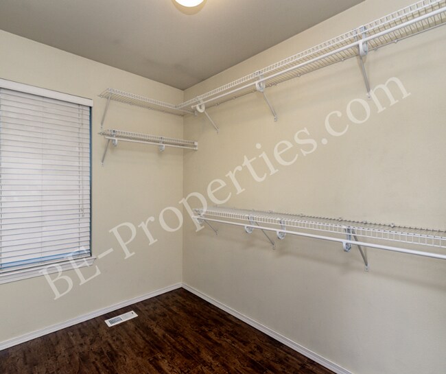 Building Photo - Puyallup Home