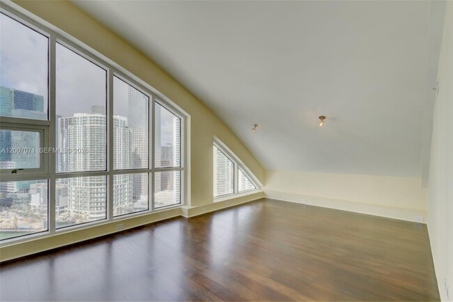 Building Photo - 888 Brickell Key Dr