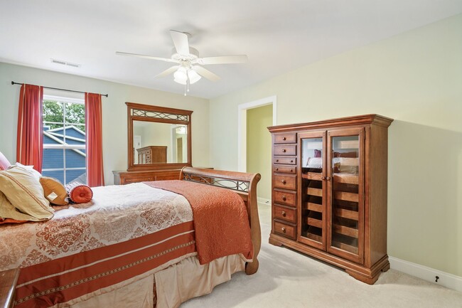 Building Photo - Stunning 4bd/3.5ba Home on Half-Acre Lot J...