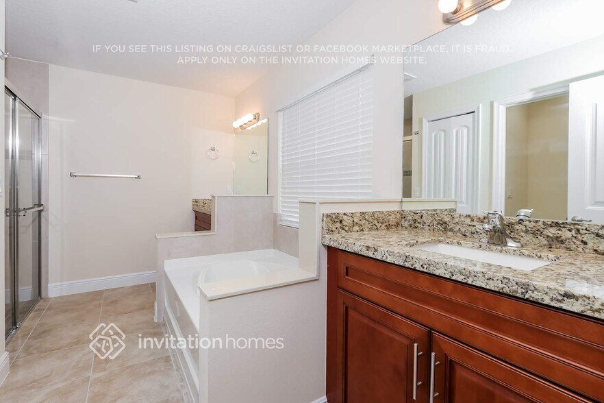 Building Photo - 3182 SW Dimattia St