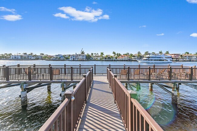 Building Photo - 3606 S Ocean Blvd