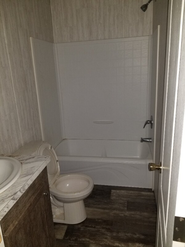 Building Photo - 1000 Pine Tree Cir