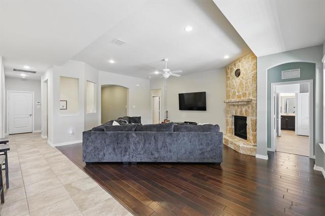 Building Photo - 1129 Berrydale Dr
