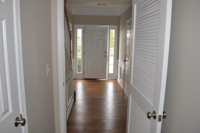 Building Photo - 1022 Thornborough Dr