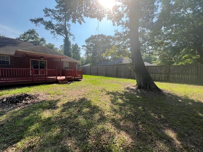 Building Photo - 3290 Valencia Dr