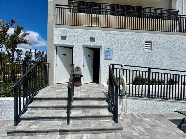 Building Photo - 5700 Escondida Blvd S