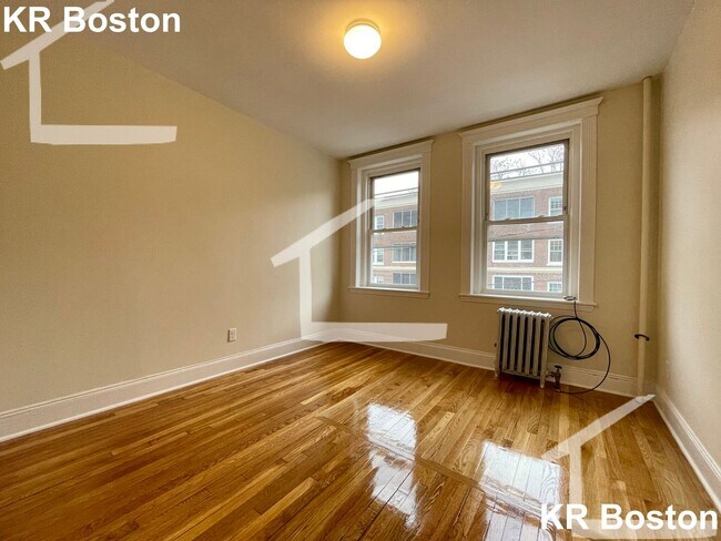 Building Photo - 7 Vinal St