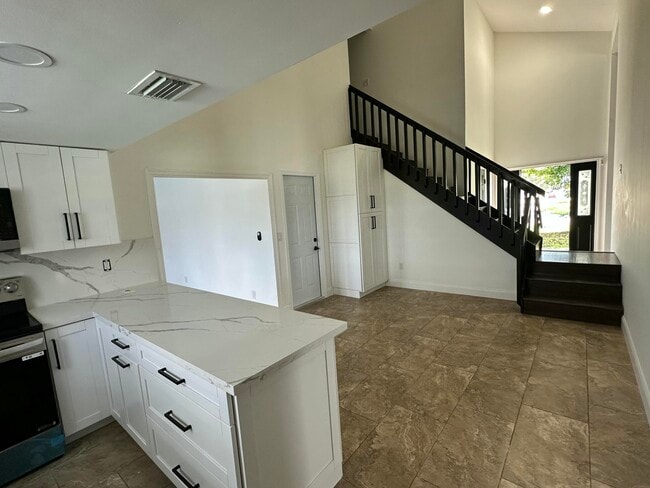 Building Photo - 1605 Old Cypress Trail