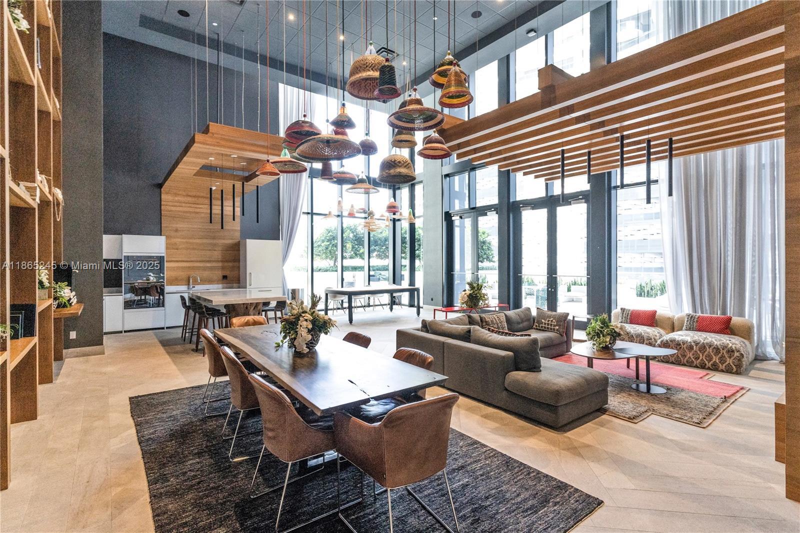 Building Photo - 1010 Brickell Ave