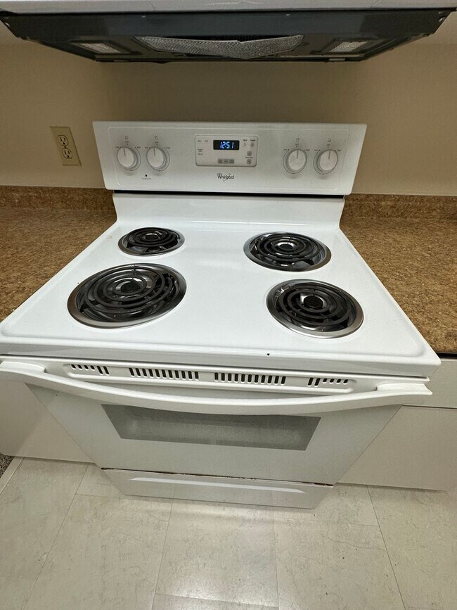 Building Photo - 2 bedroom, 1 bath condo in Mountain View
