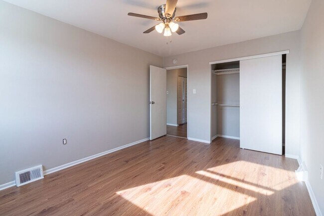 Building Photo - 9843 Frankford Ave