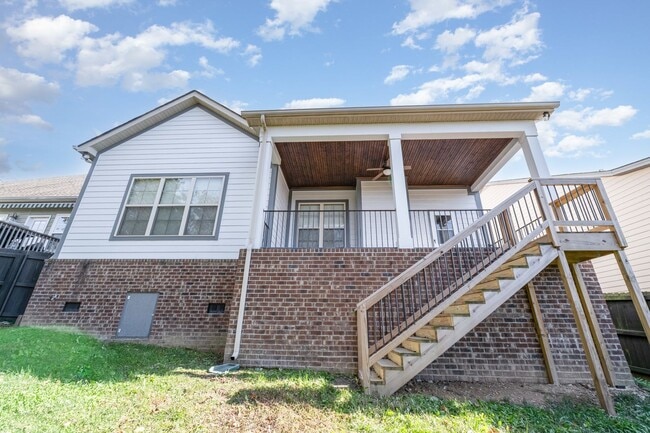 Building Photo - Charming Nolensville Home with Elegant Des...