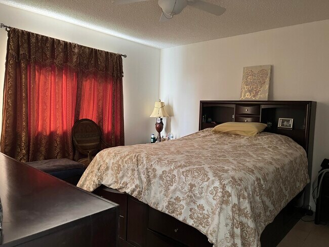 Building Photo - 3138 Via Poinciana