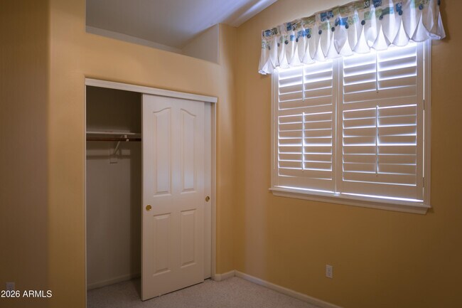 Building Photo - 844 W Azalea Dr