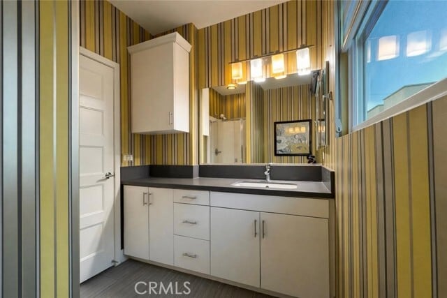 Building Photo - 1520 W Artesia Square