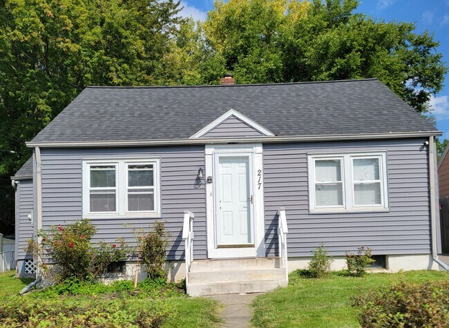 Primary Photo - 217 Thurber St