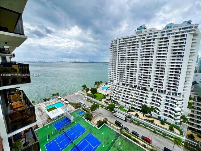 Building Photo - 600 NE 36th St