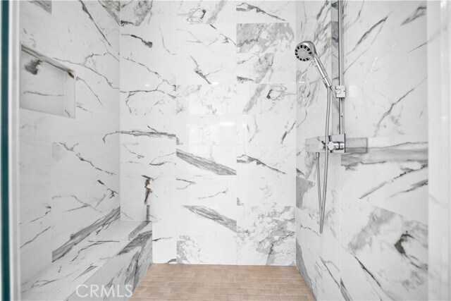 Building Photo - 26 Lowland