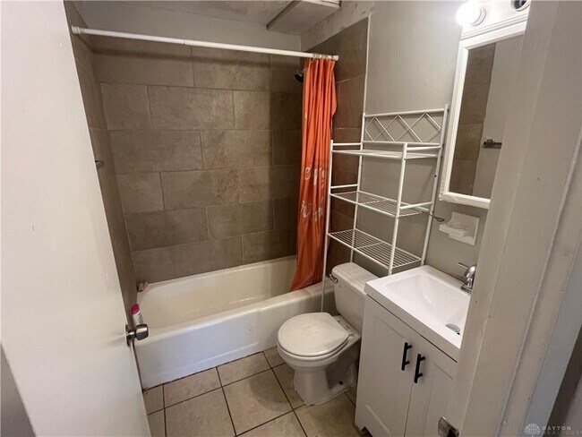 Building Photo - 445 Hunter Ave