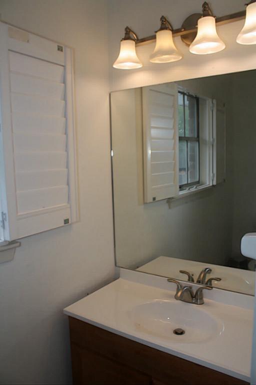 Building Photo - 9003 Gaylord Dr