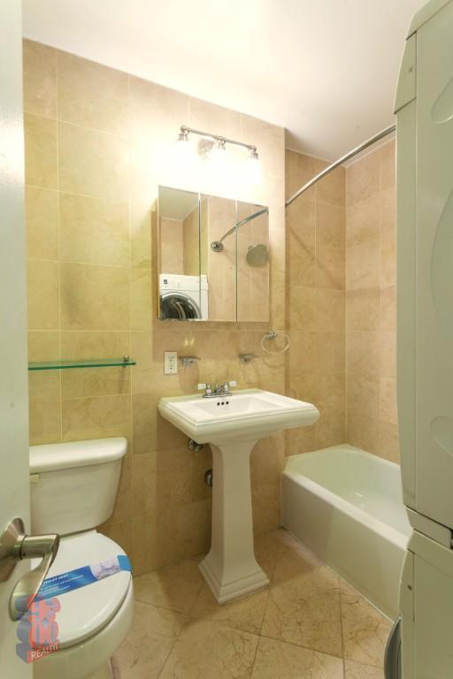 Building Photo - 120 Christopher St