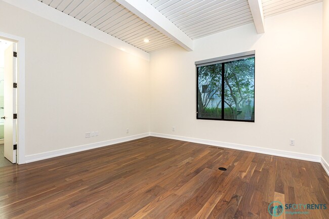 Building Photo - Sherwood Forest: Single Family Home w/ 2 C...