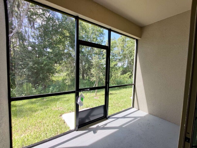 Building Photo - 23244 Willow Glen Way