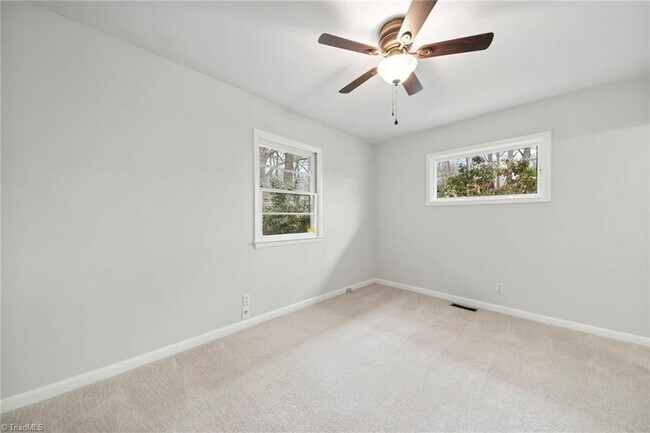 Building Photo - 2801 Wynnewood Dr