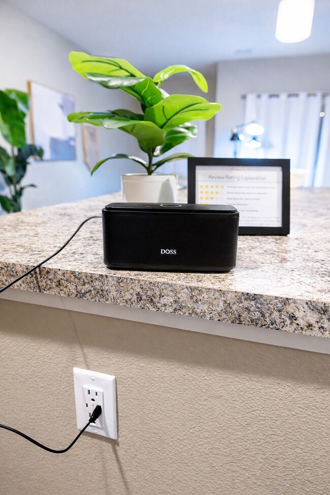 Building Photo - 8350 Cascade Ave