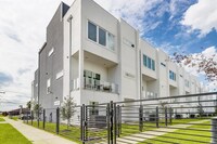 Building Photo - 2105 Engelmohr St