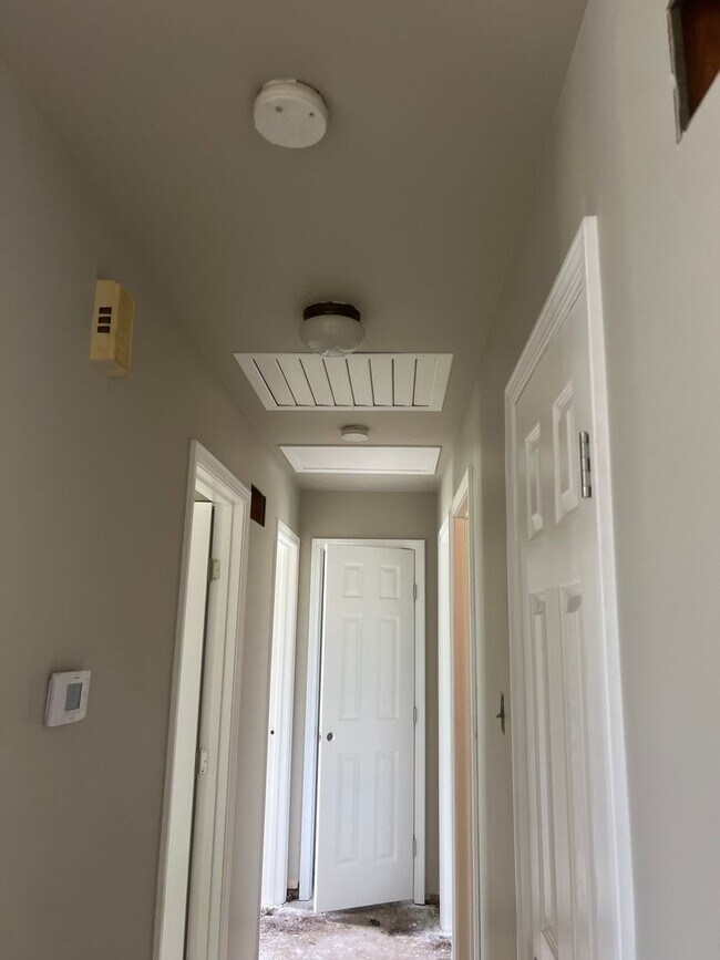 Building Photo - 3 Bed House in St. Peter's MO