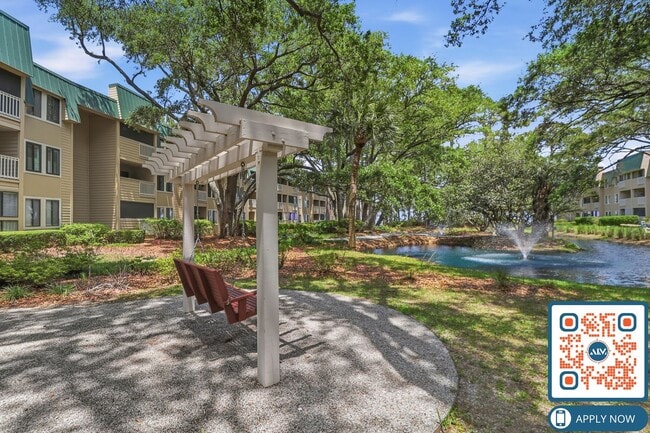 Building Photo - Fully Furnished 2BR Condo in Hilton Head’s North End – $150 Off First Month’s Rent!