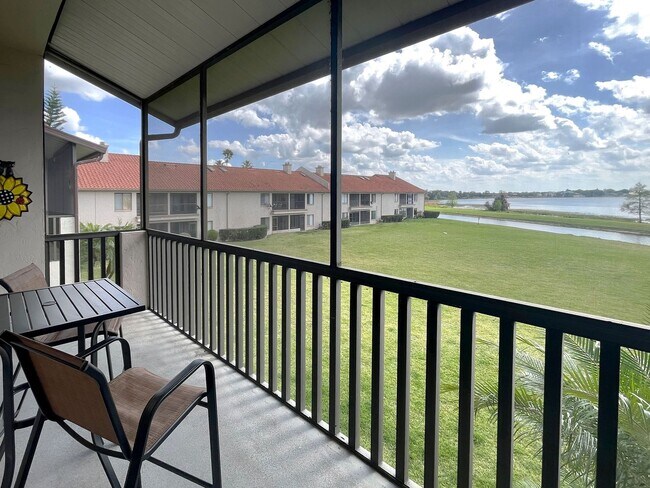 Building Photo - 2/2 Winterset FULLY FURNISHED Townhome!